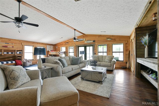 367 Council Rock Road, Eclectic, AL 36024