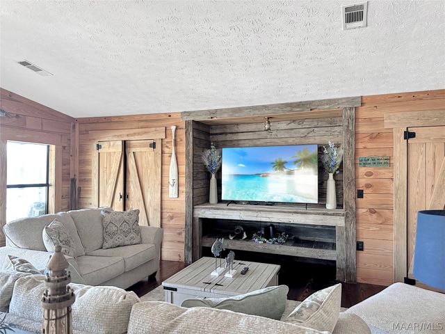 367 Council Rock Road, Eclectic, AL 36024