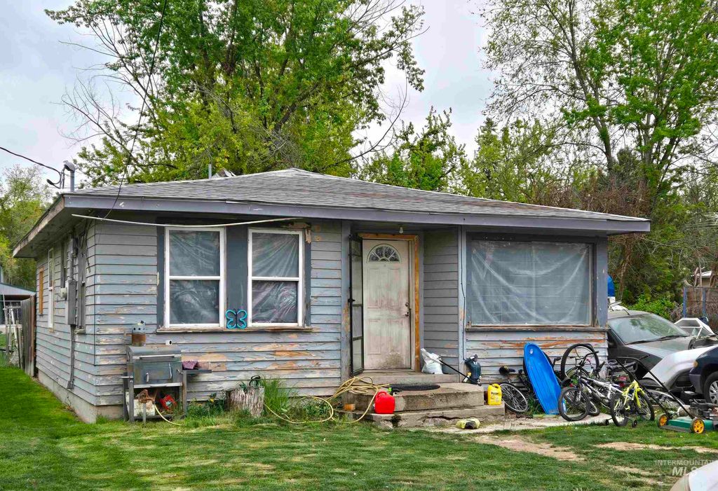 722 N 11th Street, Payette, ID 83661