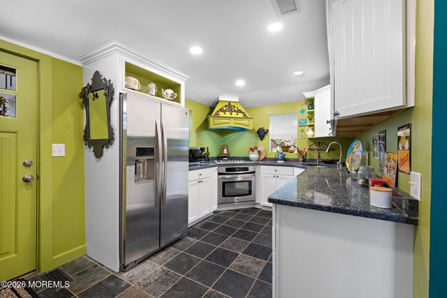 45 Mountainside Avenue, Atlantic Highlands, NJ 07716