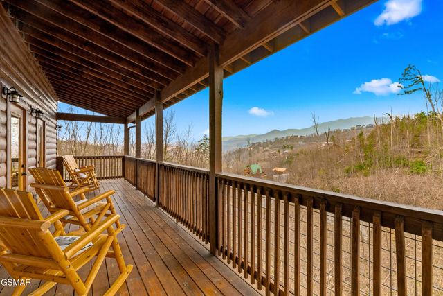 932 Chestnut Drive, Gatlinburg, TN 37738