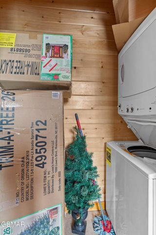 932 Chestnut Drive, Gatlinburg, TN 37738