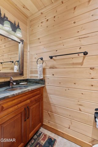 932 Chestnut Drive, Gatlinburg, TN 37738