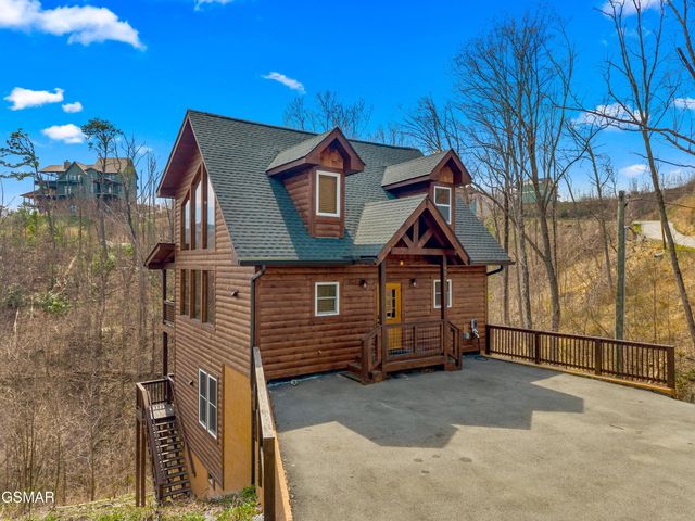 932 Chestnut Drive, Gatlinburg, TN 37738