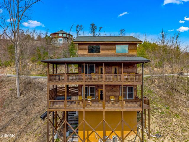 932 Chestnut Drive, Gatlinburg, TN 37738