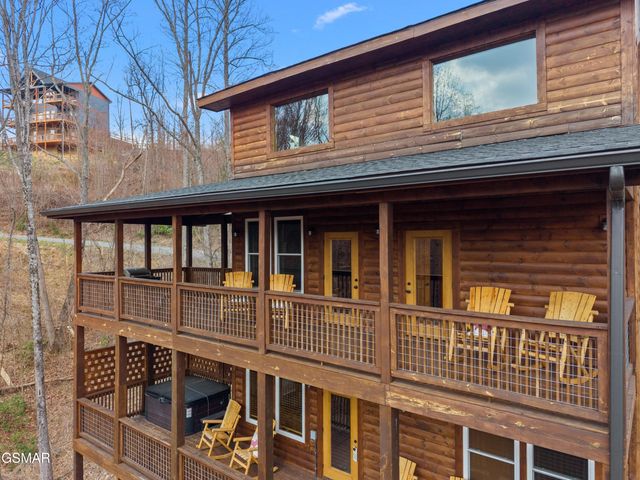 932 Chestnut Drive, Gatlinburg, TN 37738