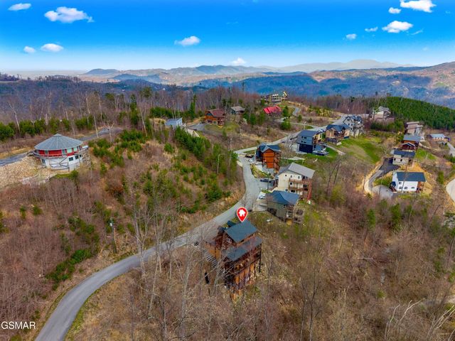 932 Chestnut Drive, Gatlinburg, TN 37738