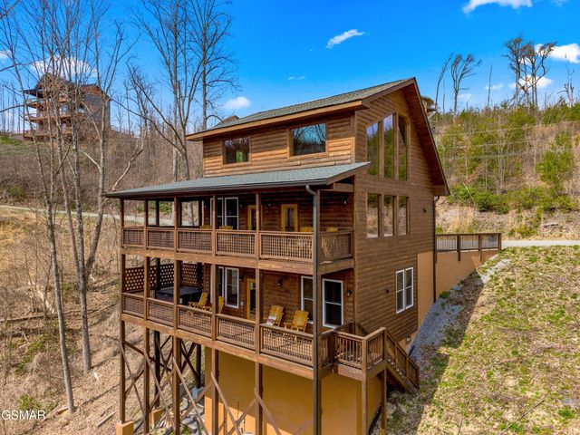 932 Chestnut Drive, Gatlinburg, TN 37738