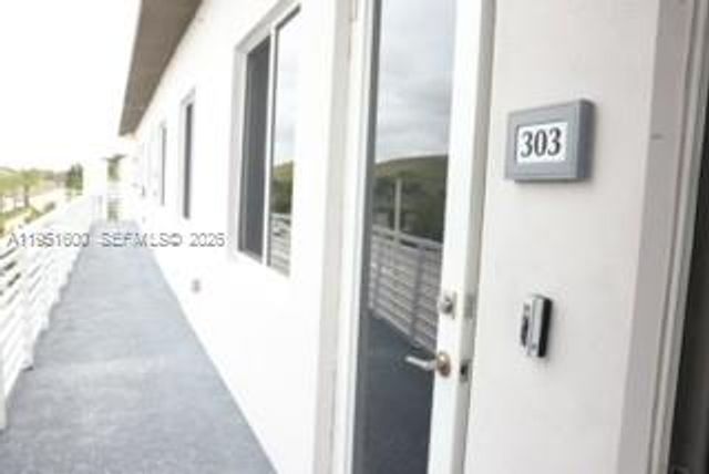 10270 NW 66th St 303, Doral, FL 33178