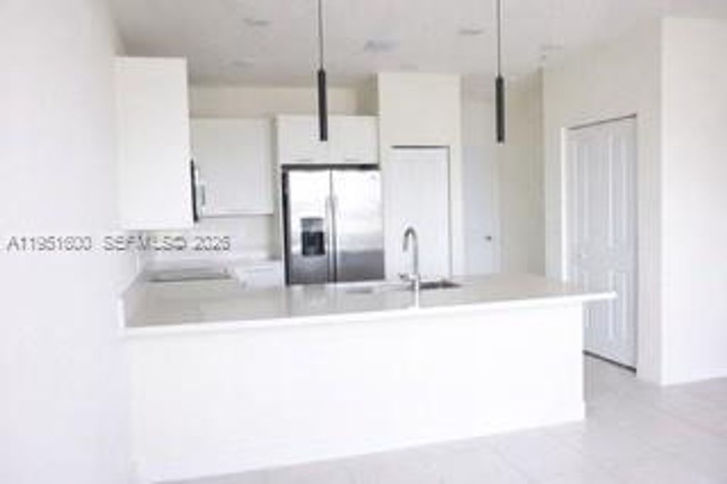 10270 NW 66th St 303, Doral, FL 33178