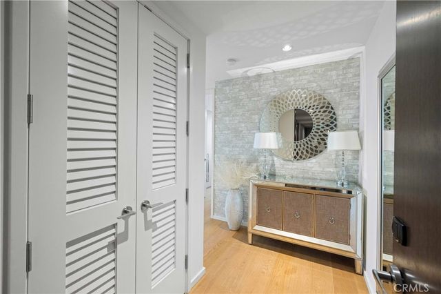 877 Francisco St 4111, Los Angeles, CA 90017