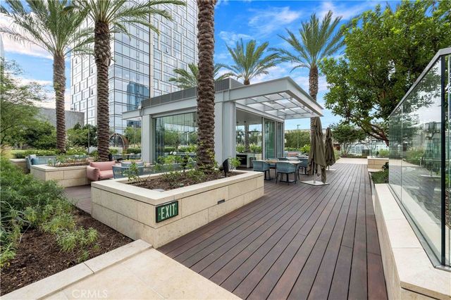 877 Francisco St 4111, Los Angeles, CA 90017
