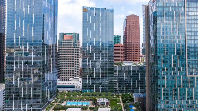 877 Francisco St 4111, Los Angeles, CA 90017