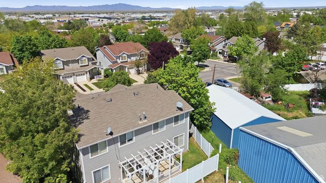 140 N BAMBERGER RD, North Salt Lake, UT 84054