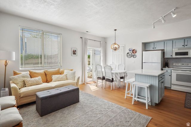 140 N BAMBERGER RD, North Salt Lake, UT 84054