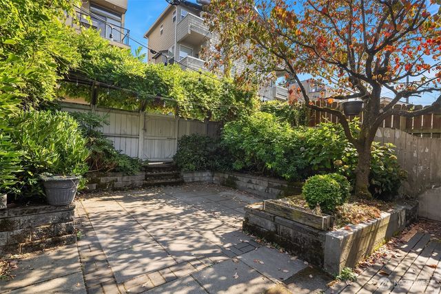 2616 Franklin Avenue E, Seattle, WA 98102