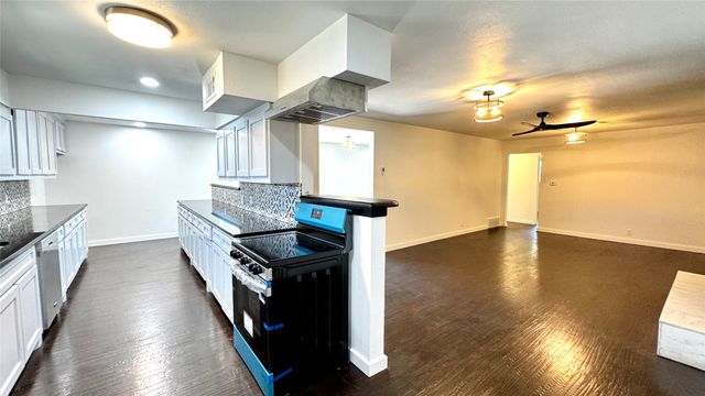 3315 Cedarcroft Lane, Dallas, TX 75233