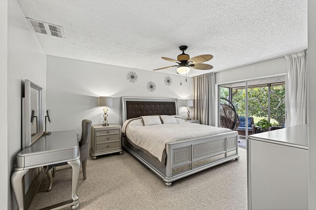 Image 20 of property listing at 11520 SADDLEBOW LANE, Orlando, FL 32821