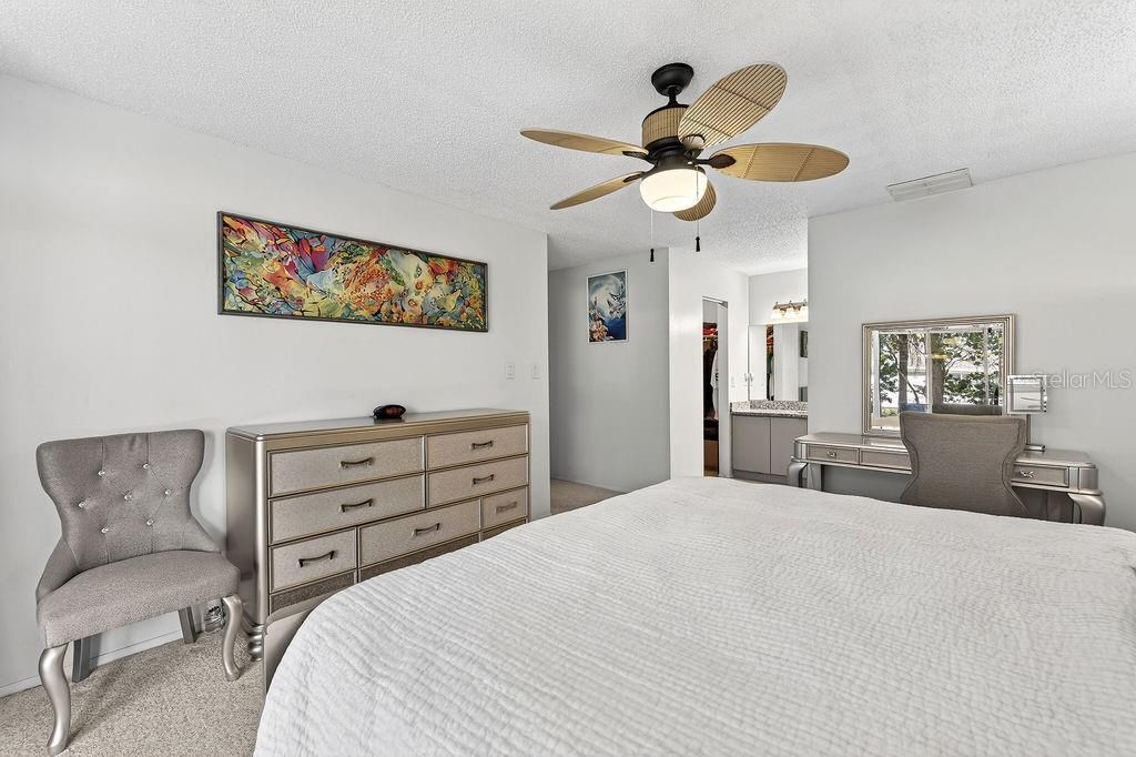 Image 22 of property listing at 11520 SADDLEBOW LANE, Orlando, FL 32821