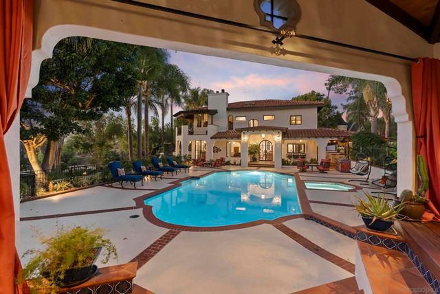 2103 Sunnyside Ave, El Cajon, CA 92019