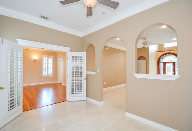 2326 Walnut Bend Lane, Houston, TX 77042