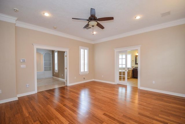 2326 Walnut Bend Lane, Houston, TX 77042