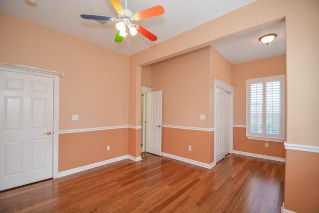 2326 Walnut Bend Lane, Houston, TX 77042