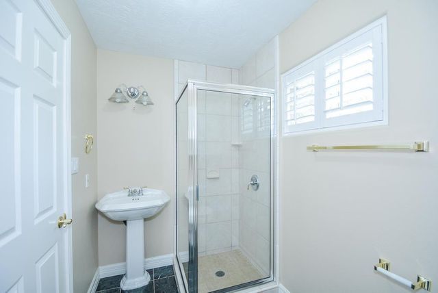 2326 Walnut Bend Lane, Houston, TX 77042