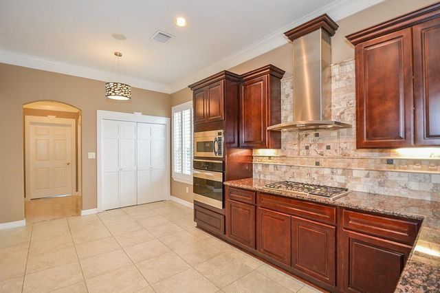 2326 Walnut Bend Lane, Houston, TX 77042