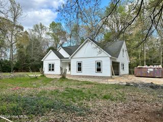 2671 Brookwood Road, Kinston, NC 28504