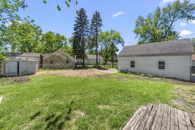 1804 Burlington Beach Road, Valparaiso, IN 46383
