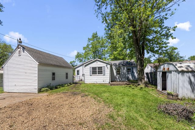 1804 Burlington Beach Road, Valparaiso, IN 46383