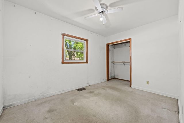 1804 Burlington Beach Road, Valparaiso, IN 46383