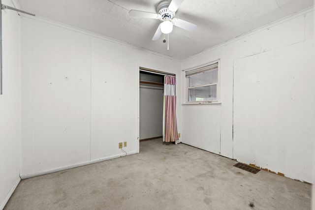 1804 Burlington Beach Road, Valparaiso, IN 46383