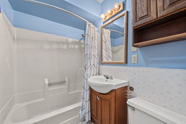 1804 Burlington Beach Road, Valparaiso, IN 46383