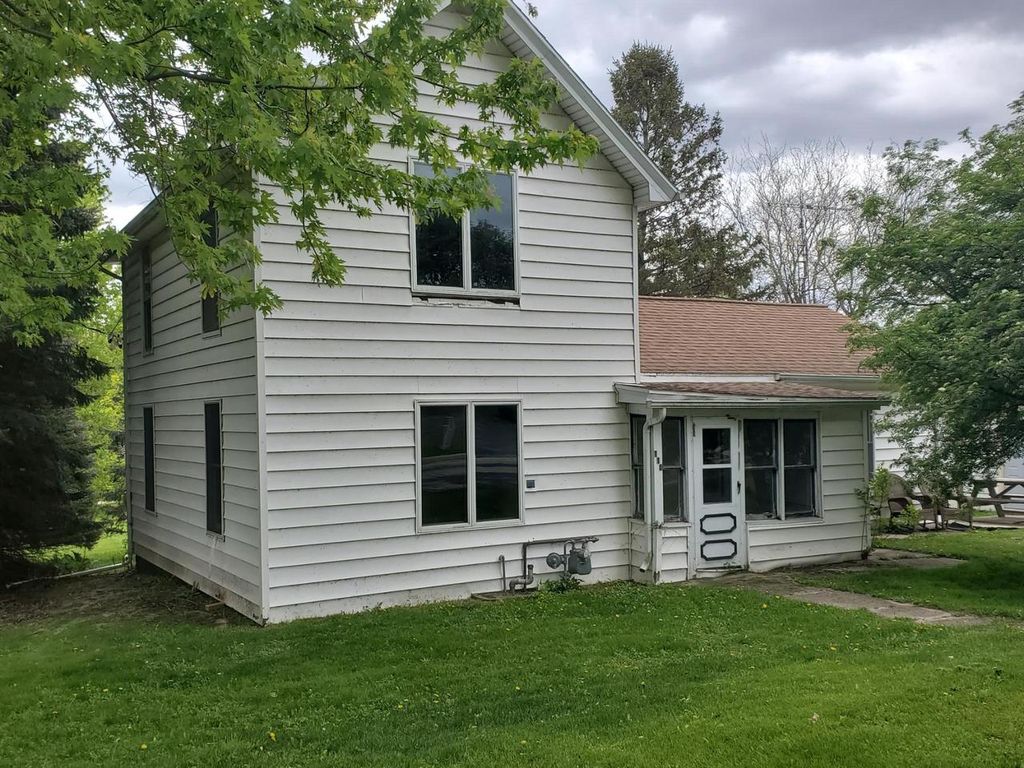 110 Forest Street, Fox Lake, WI 53933