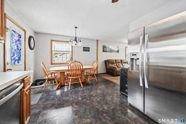 33 Red Robin Road, Naugatuck, CT 06770