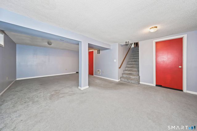 33 Red Robin Road, Naugatuck, CT 06770