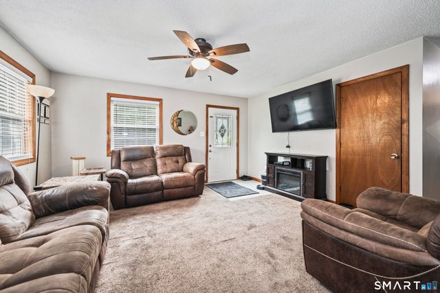 33 Red Robin Road, Naugatuck, CT 06770