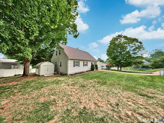 33 Red Robin Road, Naugatuck, CT 06770