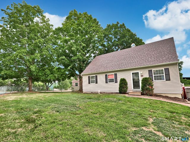 33 Red Robin Road, Naugatuck, CT 06770