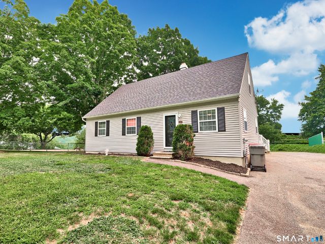 33 Red Robin Road, Naugatuck, CT 06770