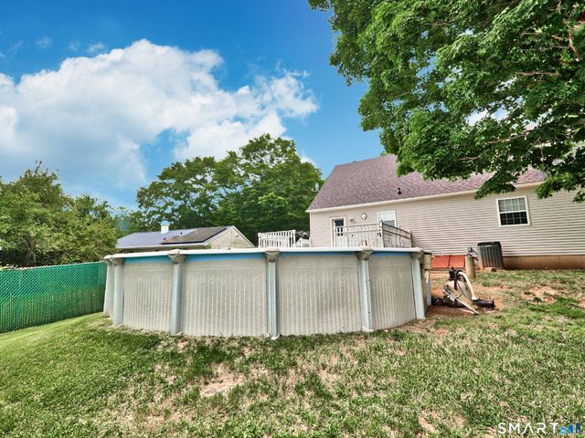 33 Red Robin Road, Naugatuck, CT 06770