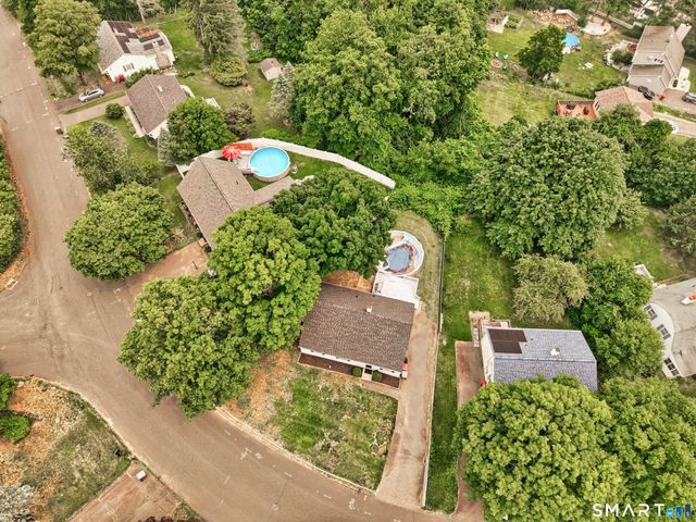 33 Red Robin Road, Naugatuck, CT 06770