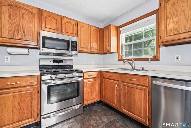 33 Red Robin Road, Naugatuck, CT 06770