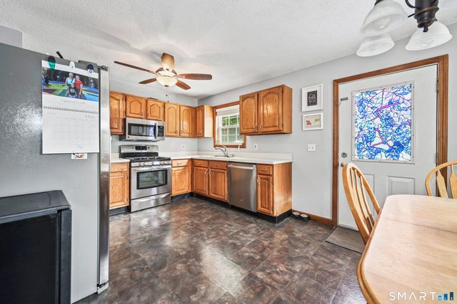 33 Red Robin Road, Naugatuck, CT 06770