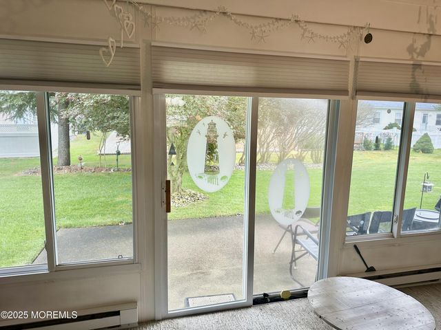 7 Bedford Court, Toms River, NJ 08757