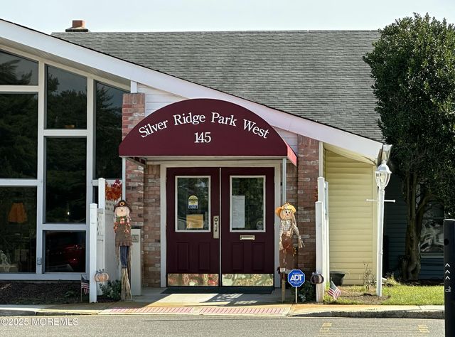 7 Bedford Court, Toms River, NJ 08757