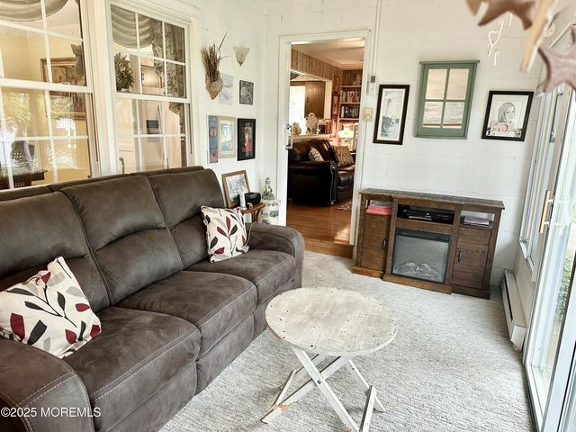 7 Bedford Court, Toms River, NJ 08757