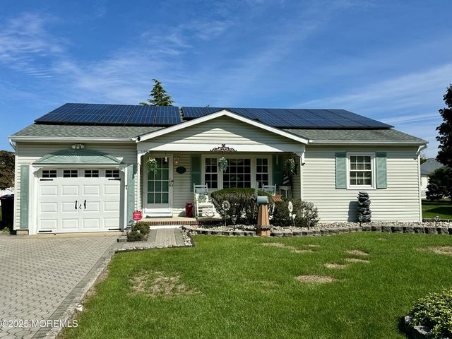 7 Bedford Court, Toms River, NJ 08757